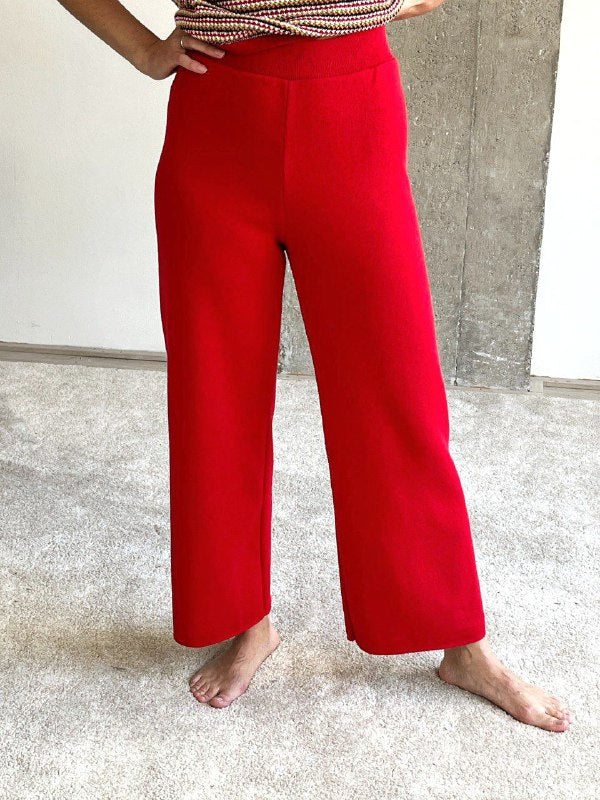Red knitted trousers