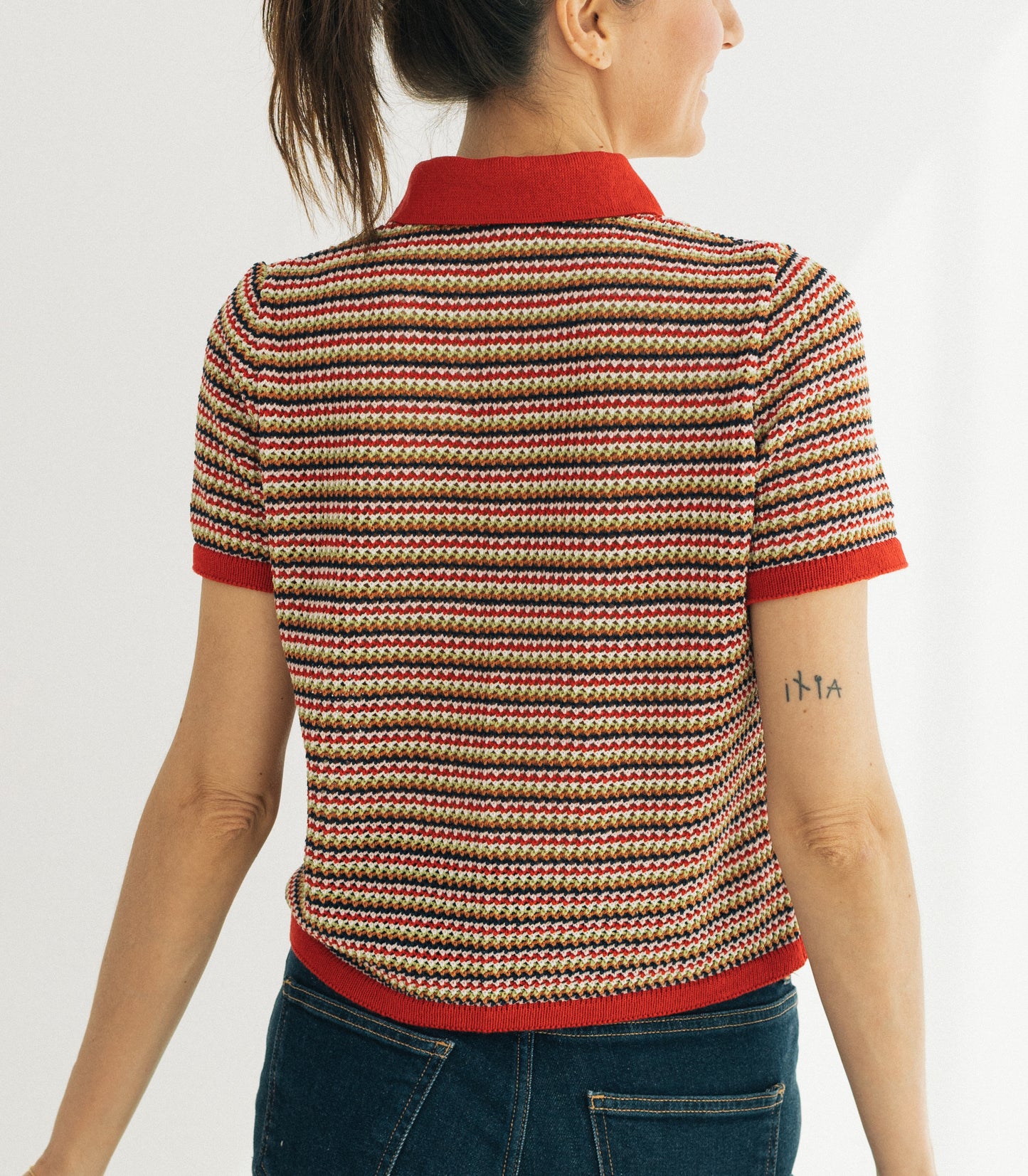 Polo vermell de ratlles